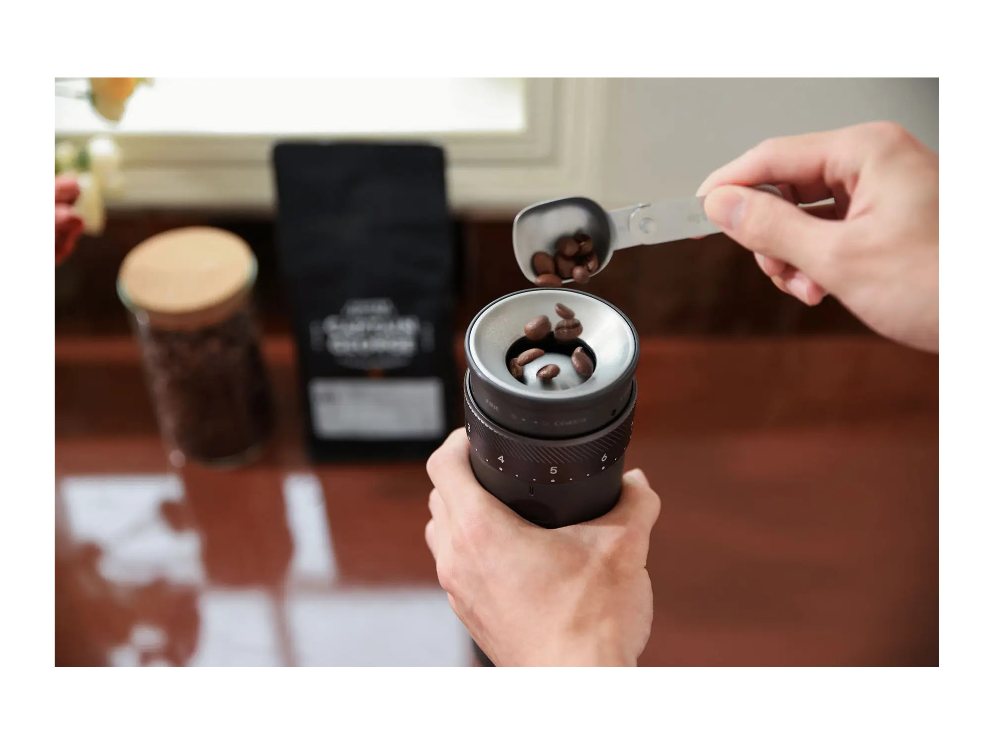 OutIn Fino – Portable Battery-Powered Electric Coffee Grinder
