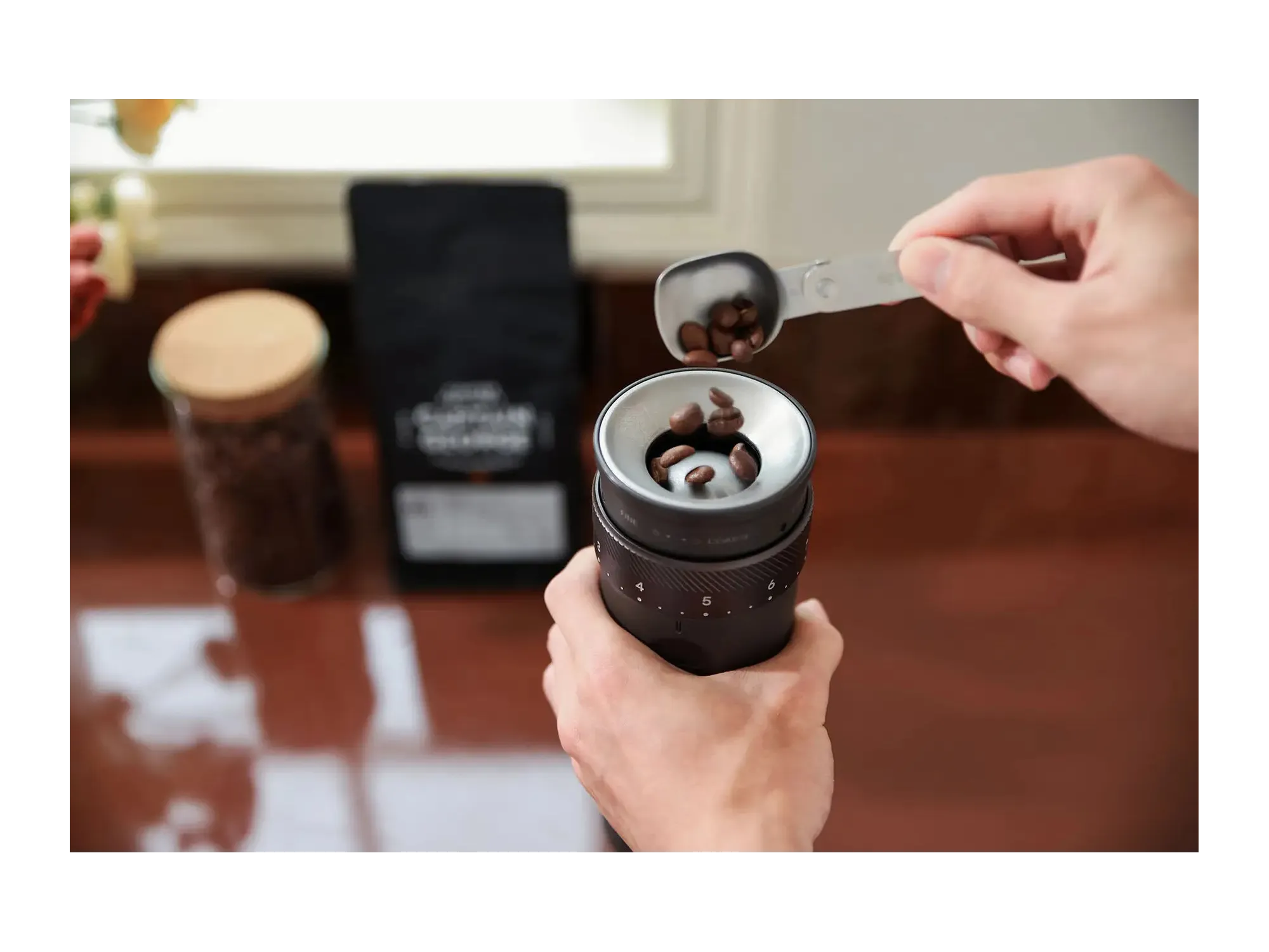 OutIn Fino – Portable Battery-Powered Electric Coffee Grinder