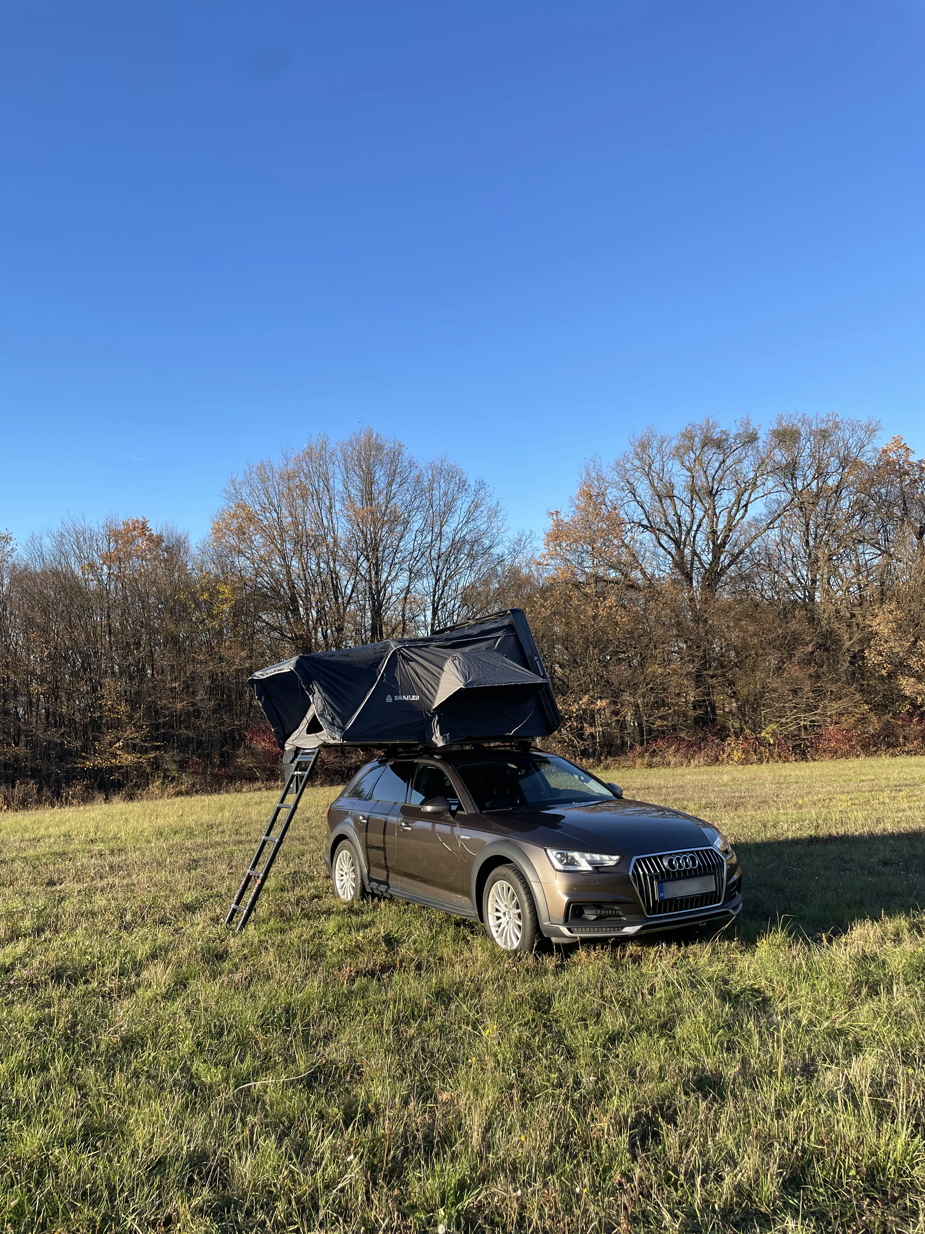 Snailer Abis Dachzelt auf Audi A4 - Kundenfoto aus der Slowakei