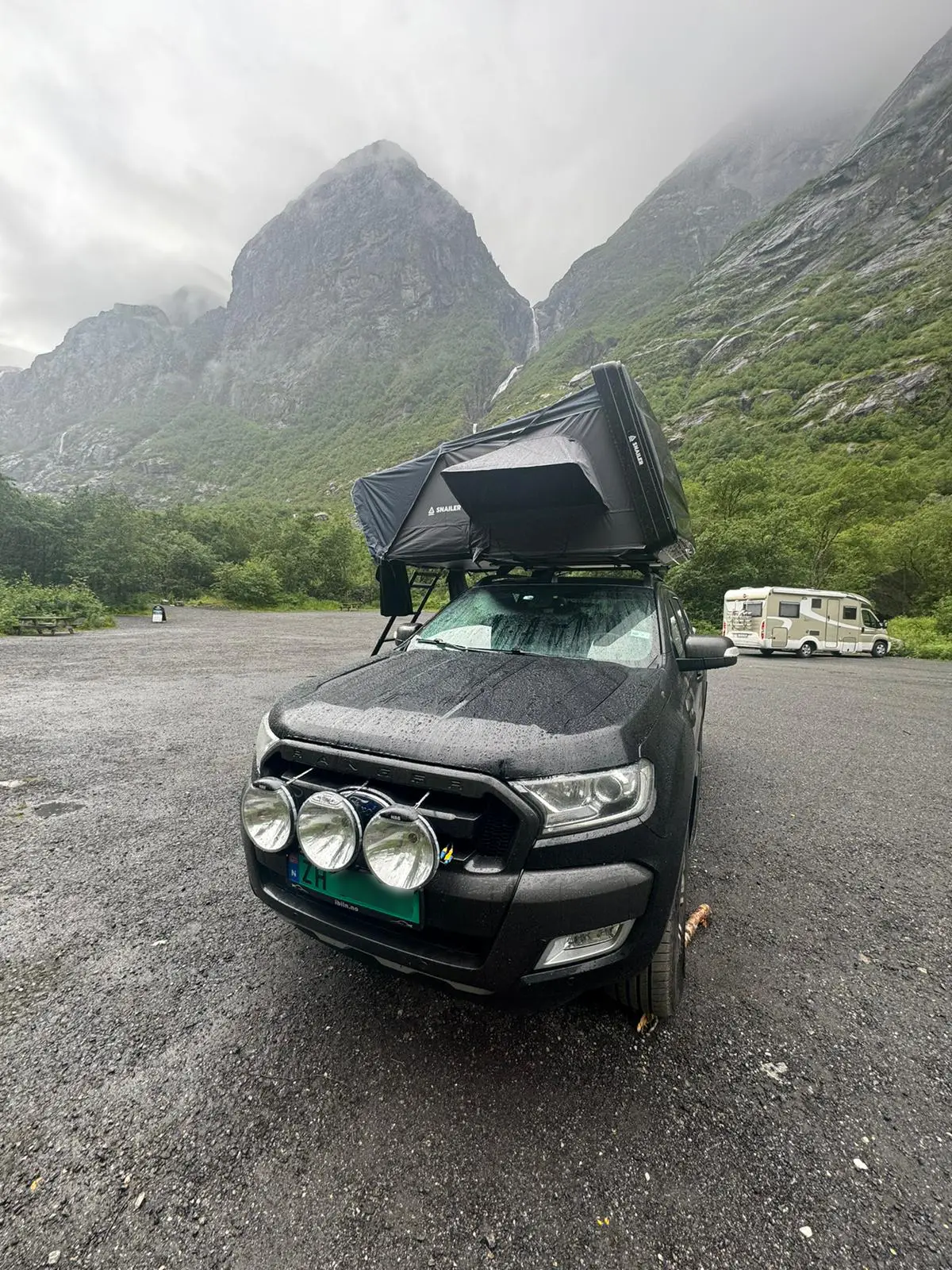 Snailer Abis stresni stan na voze Ford Ranger - fotografie z galerie zakazniku z Norska
