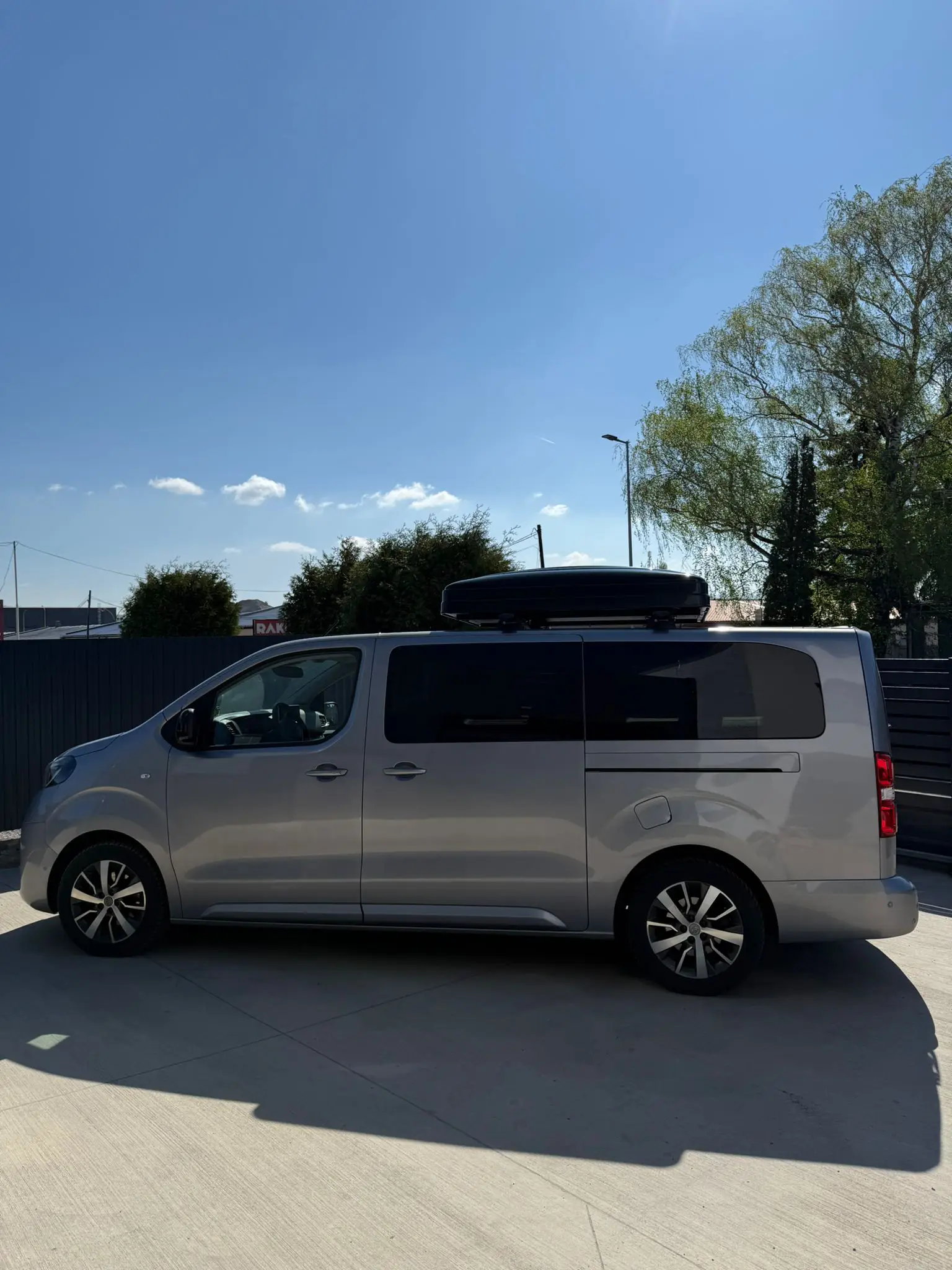 Snailer Abis stresni stan na voze Toyota Proace - fotografie z galerie zakazniku z Slovenska