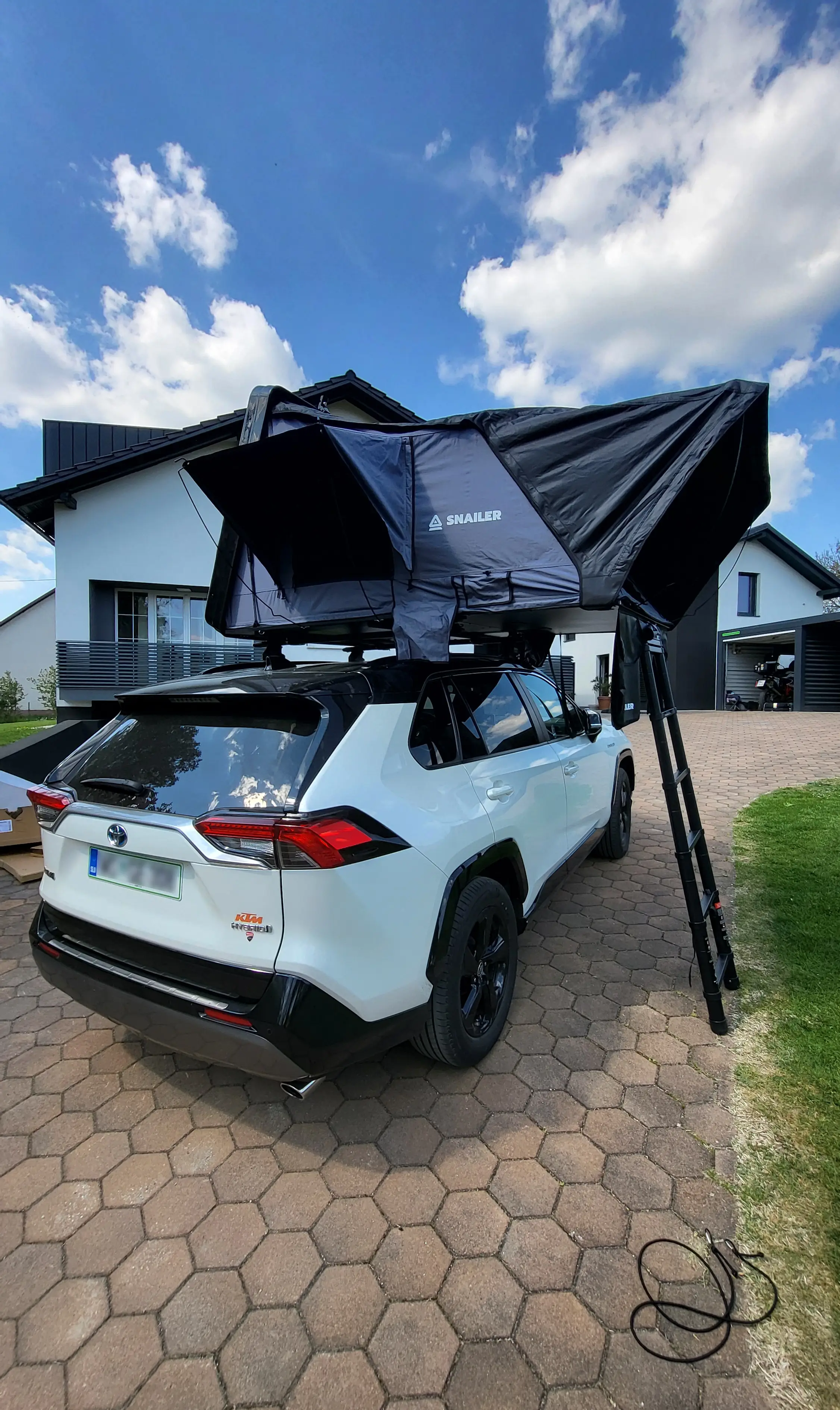 Snailer Abis stresni stan na voze Toyota RAV4 - fotografie z galerie zakazniku z Slovinska