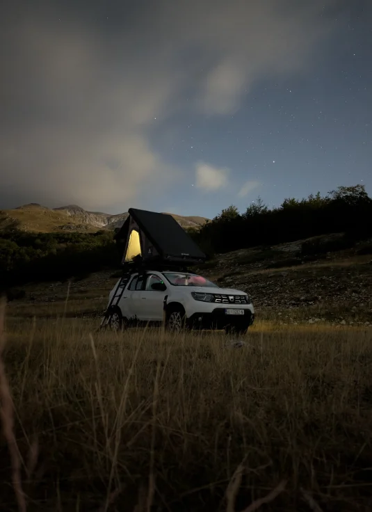 Rooftop tent Snailer Alduo on Dacia Duster