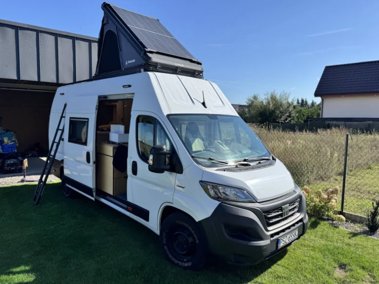 Rooftop tent Snailer Alduo on Fiat Ducato