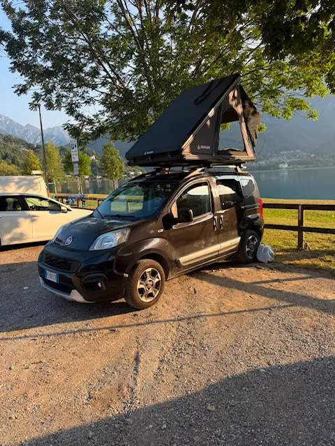 Snailer Alduo tienda de techo en Fiat Qubo - foto de cliente de Italia