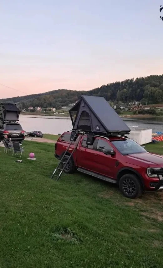 Rooftop tent Snailer Alduo on Ford Ranger