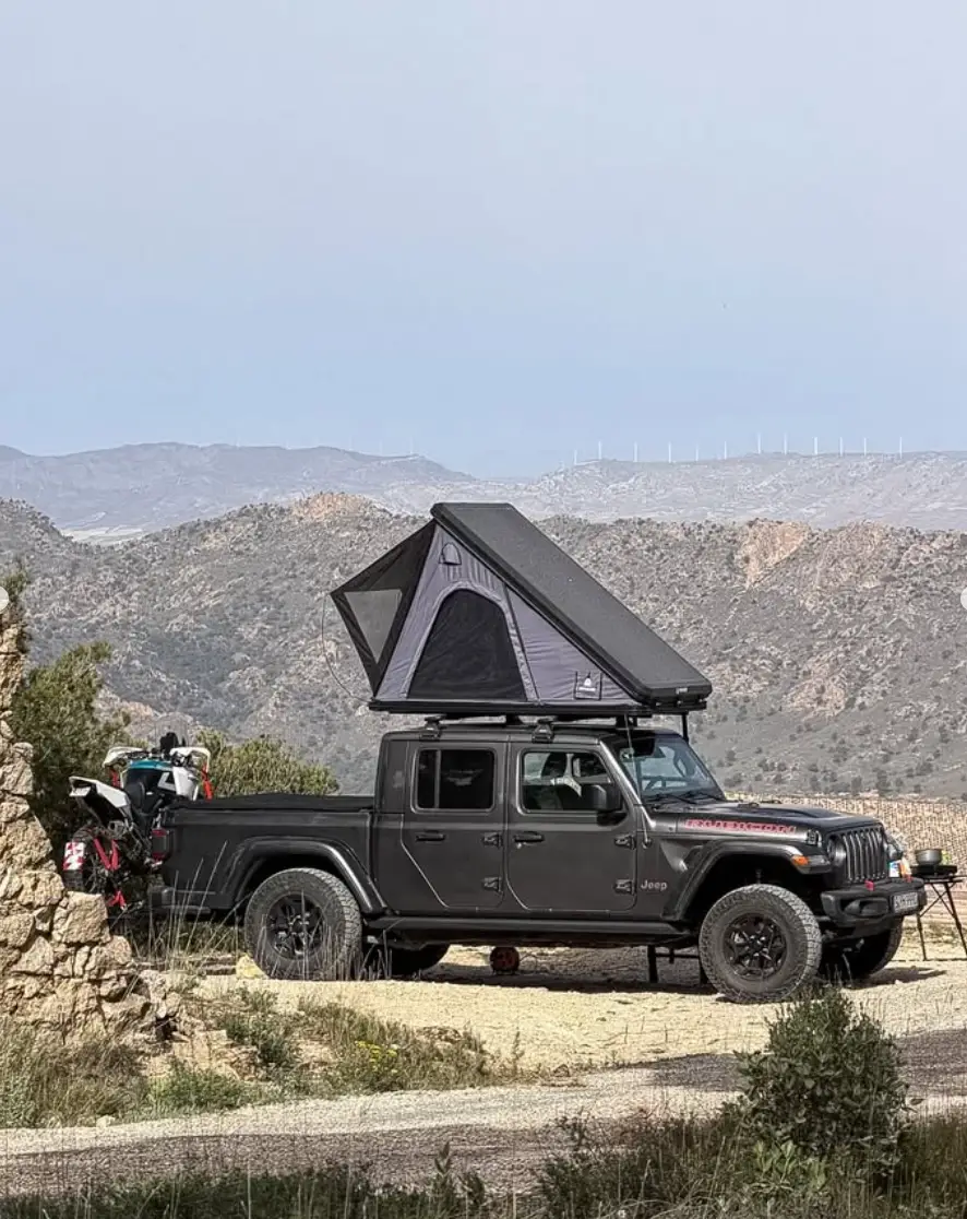 Snailer Alduo Dachzelt auf Jeep Gladiator - Kundenfoto aus Spanien