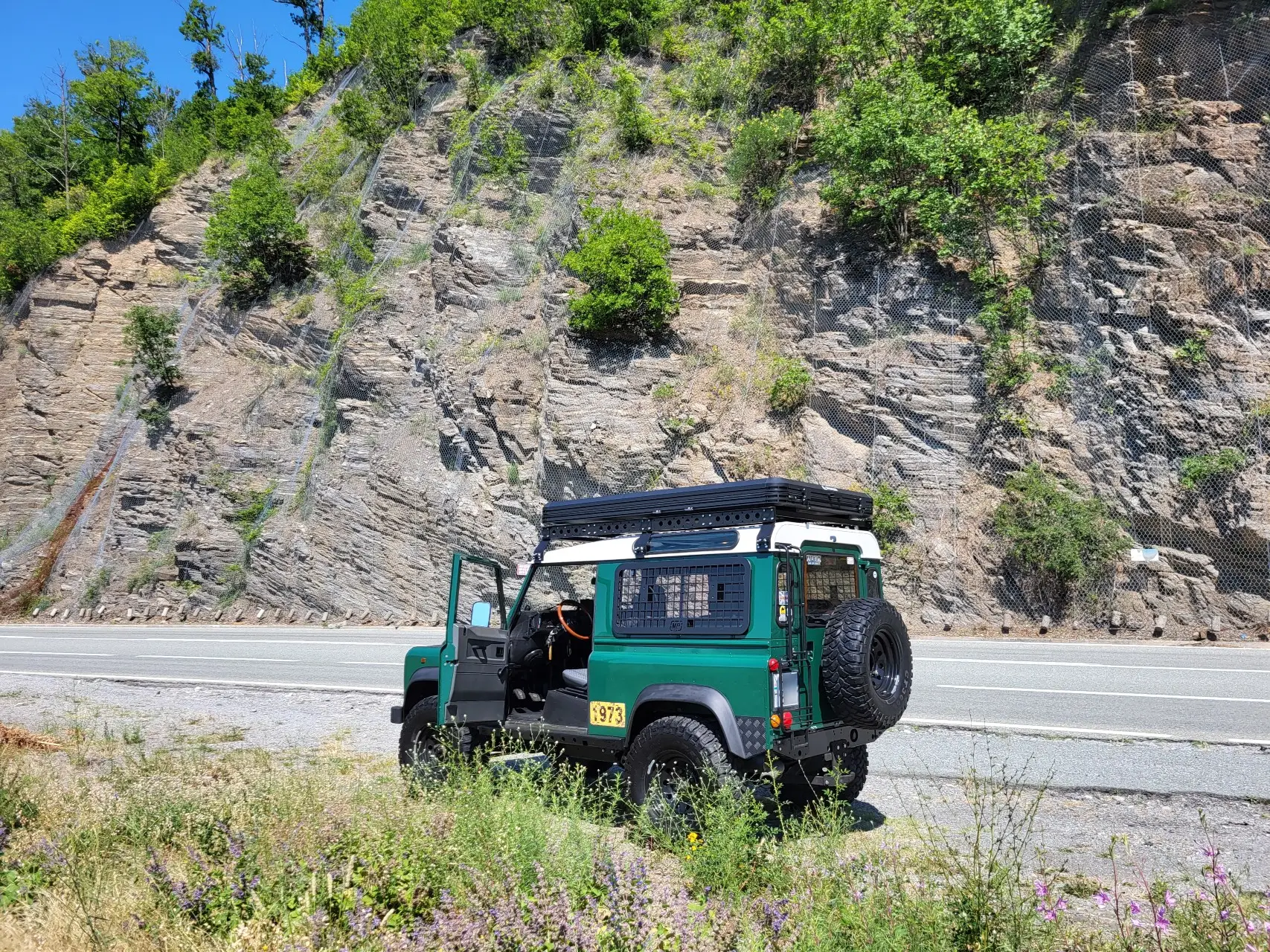 Snailer Alduo krovni sator na vozilu Land Rover Defender - fotografija iz galerije kupaca iz Madarske