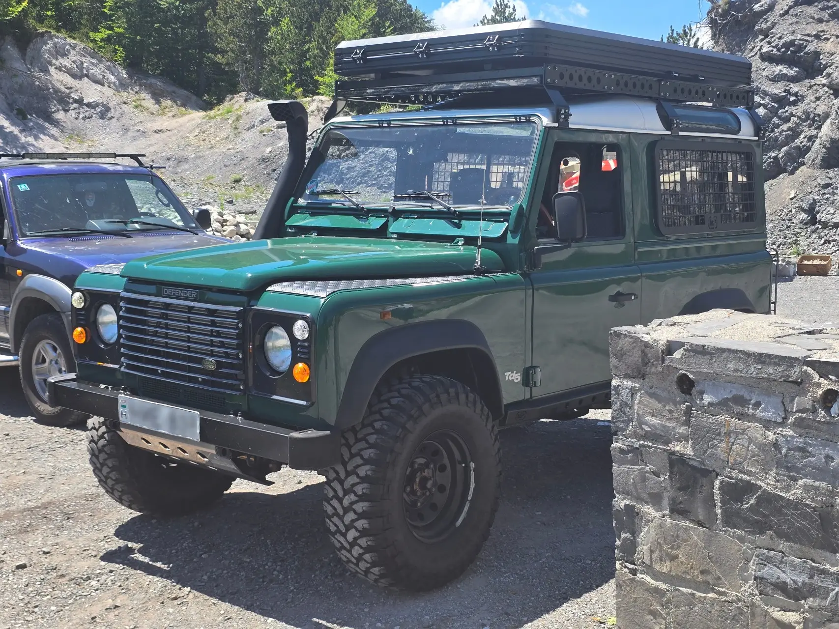 Snailer Alduo krovni sator na vozilu Land Rover Defender - fotografija iz galerije kupaca iz Madarske