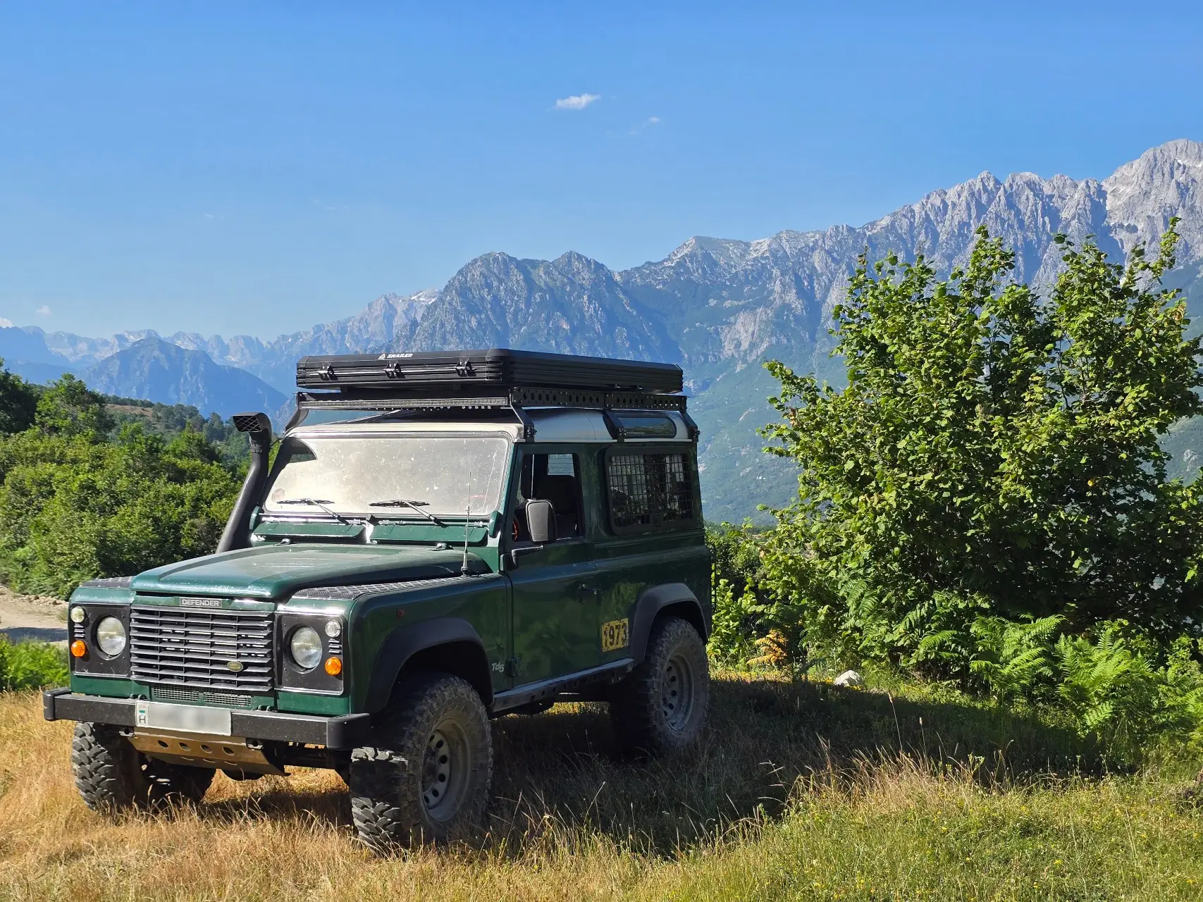 Snailer Alduo krovni sator na vozilu Land Rover Defender - fotografija kupca iz Madarske