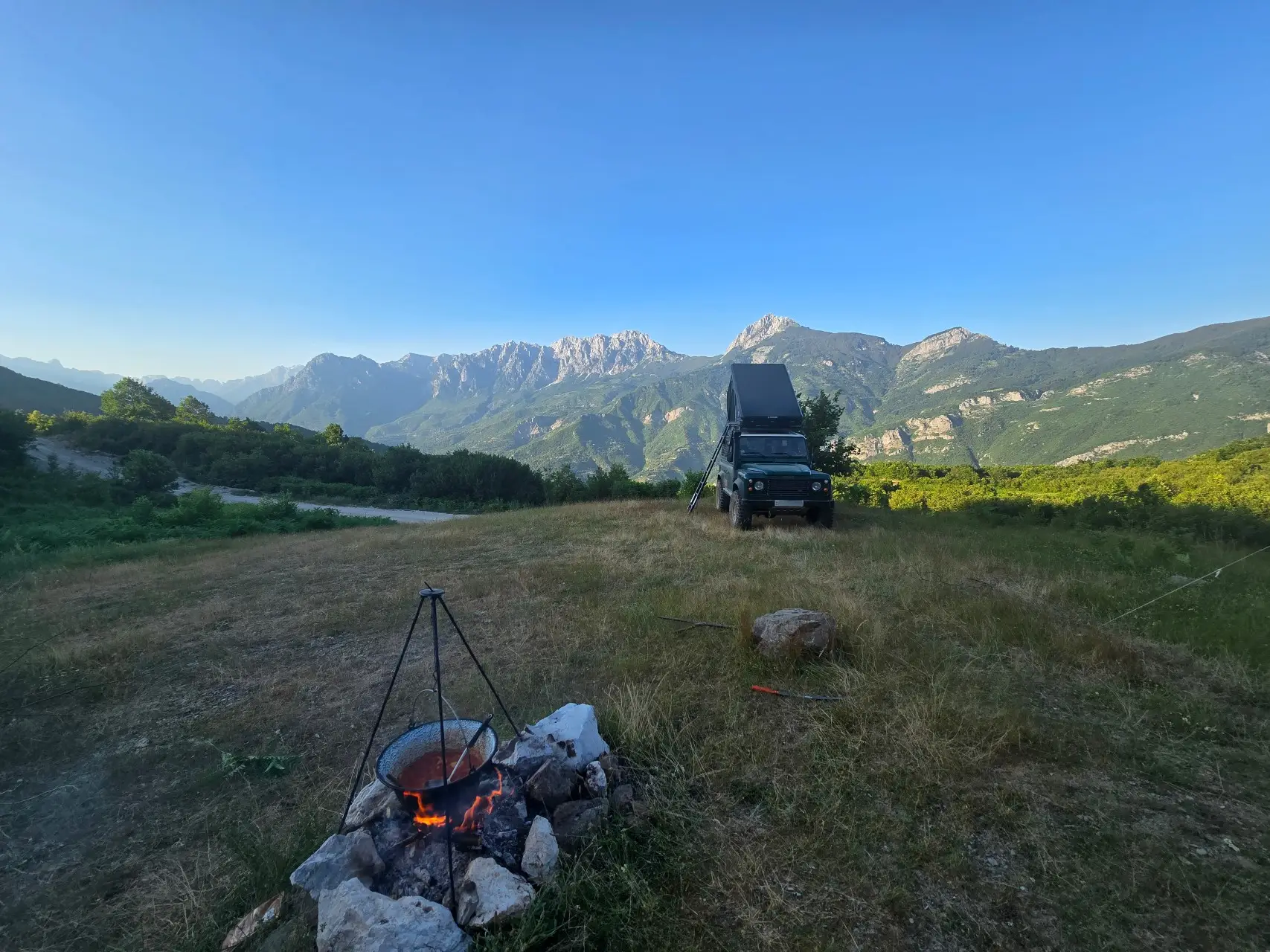 Snailer Alduo krovni sator na vozilu Land Rover Defender - fotografija iz galerije kupaca iz Madarske