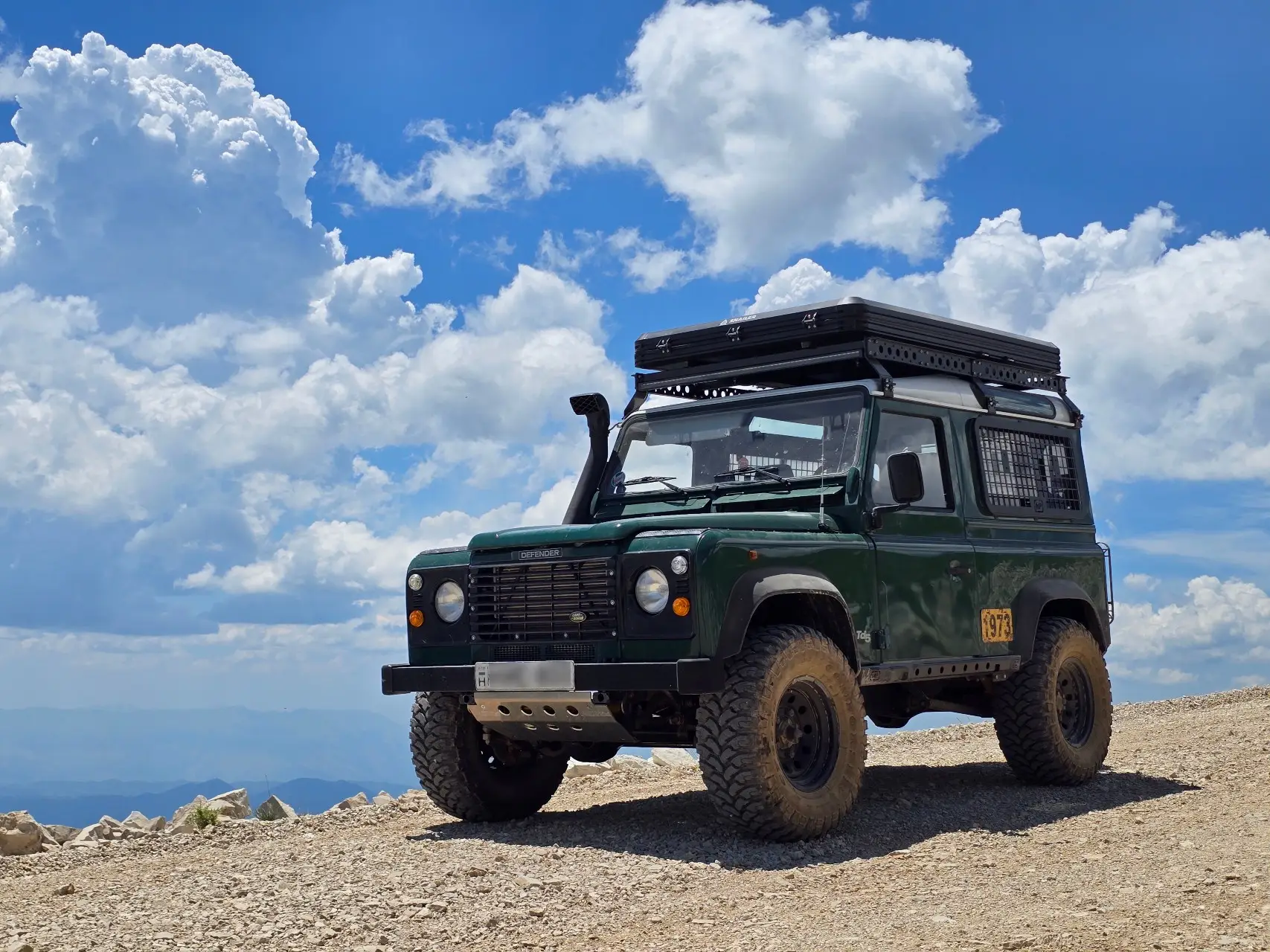 Snailer Alduo krovni sator na vozilu Land Rover Defender - fotografija iz galerije kupaca iz Madarske
