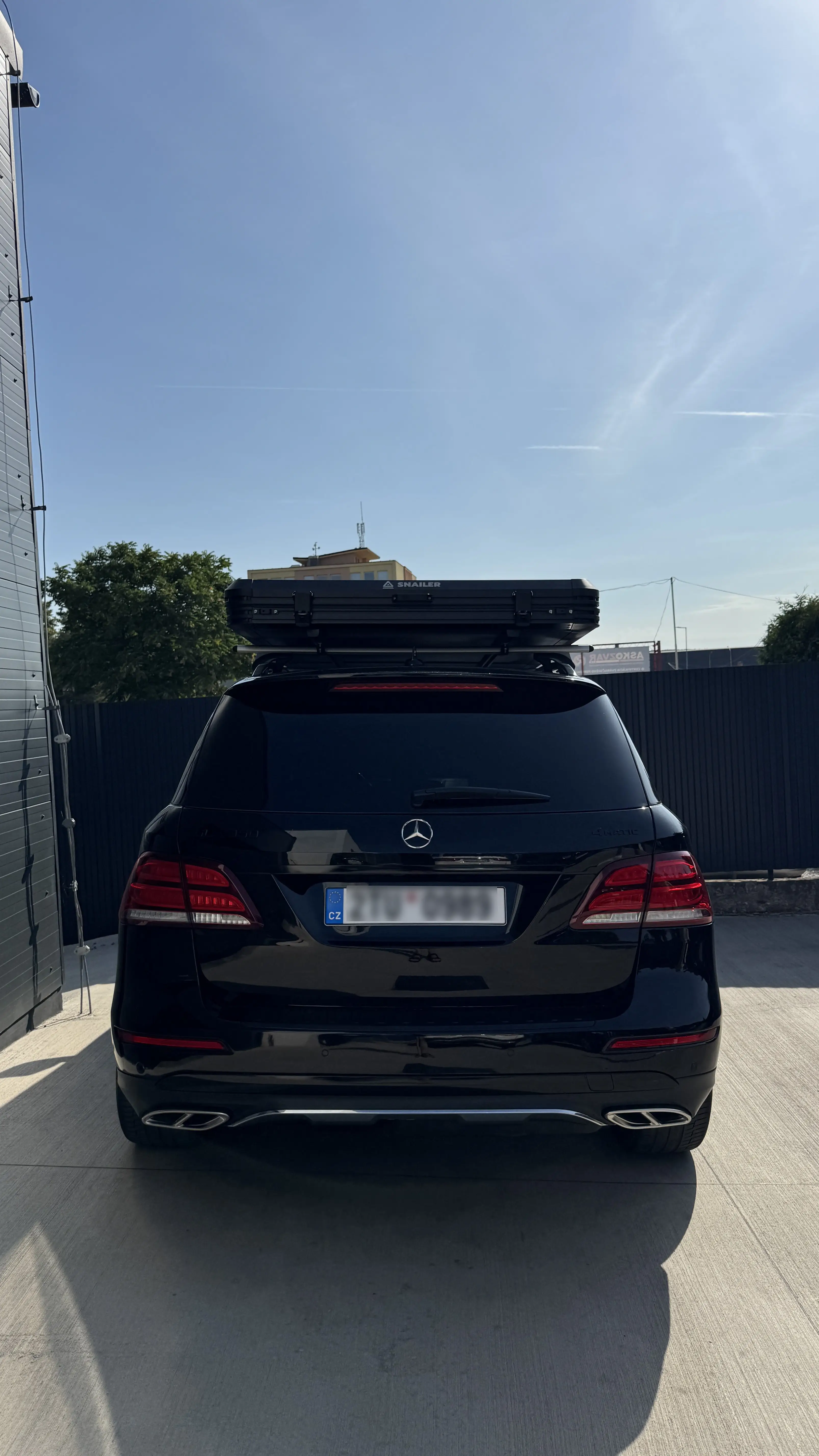 Snailer Alduo stresny stan na aute Mercedes Benz GLE - fotografia z galerie zakaznikov z krajiny Ceska republika