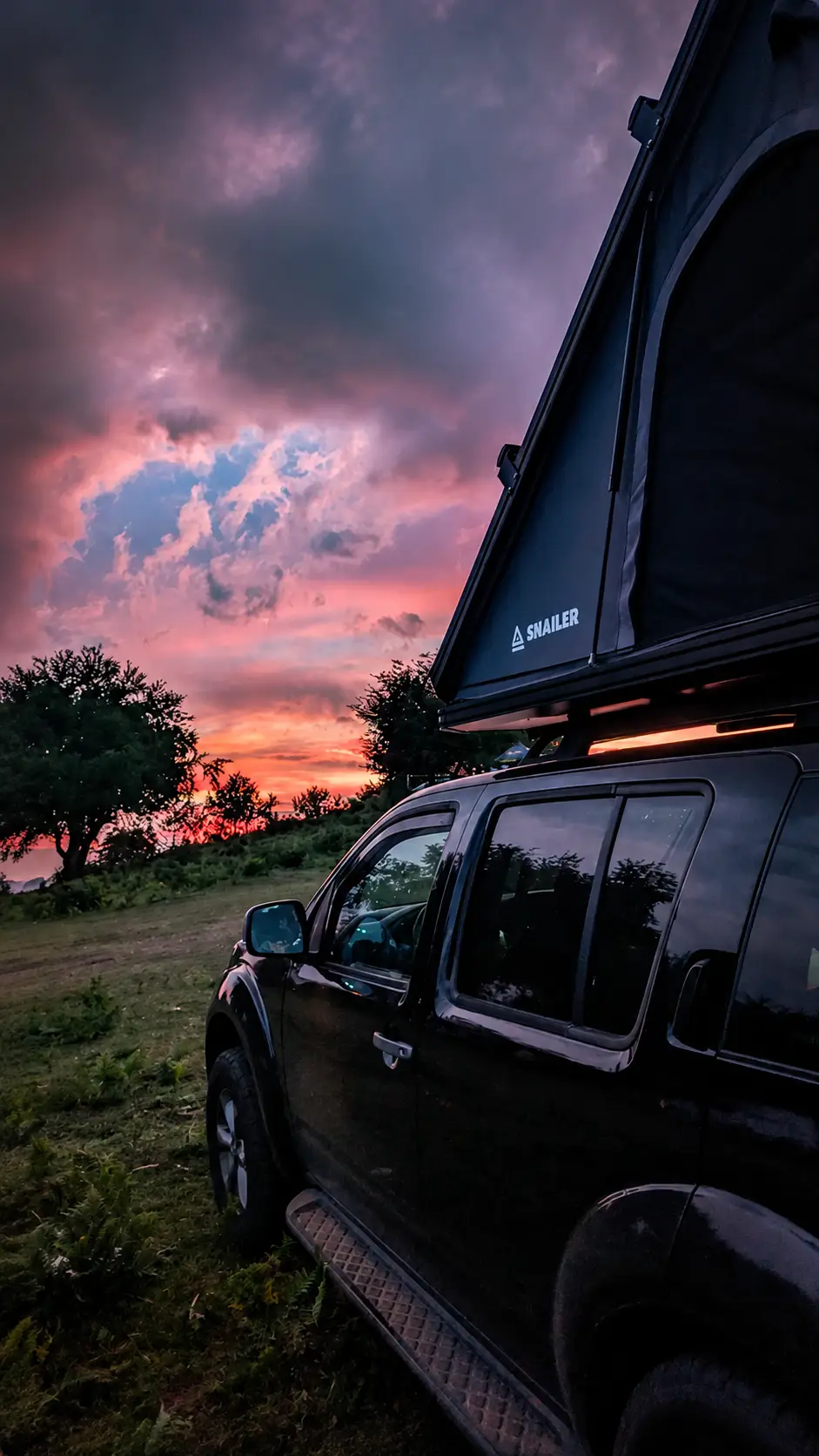 Snailer Alduo tente de toit sur Nissan Pathfinder - photo client depuis Allemagne