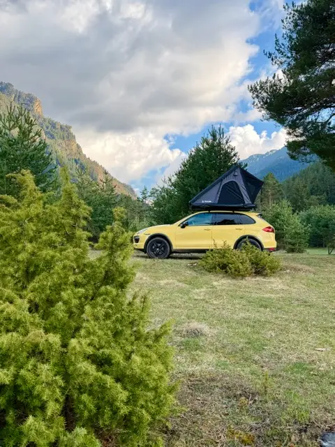 Snailer Alduo Dachzelt auf Porsche Cayenne - Bild aus der Kundengalerie aus Bulgarien