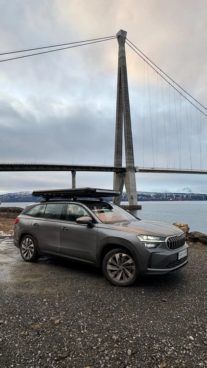Snailer Alduo Dachzelt auf Skoda Kodiaq - Kundenfoto aus der Slowakei