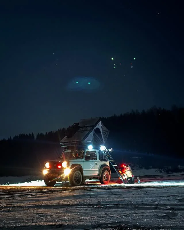 Rooftop tent Snailer Alduo on Suzuki Jimny