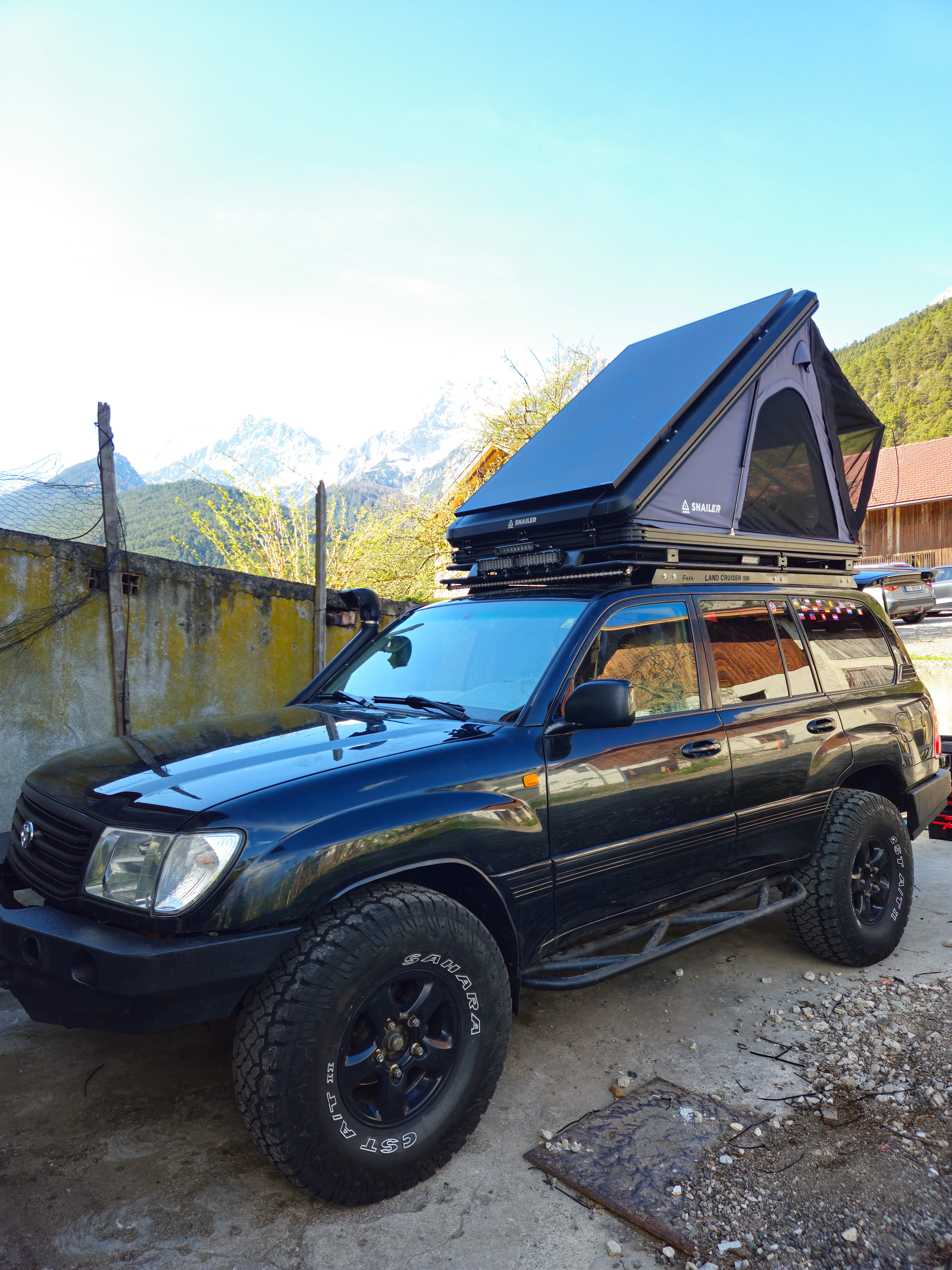 Snailer Alduo cort auto pe Toyota Land Cruiser - imagine din galeria clientilor din Austria