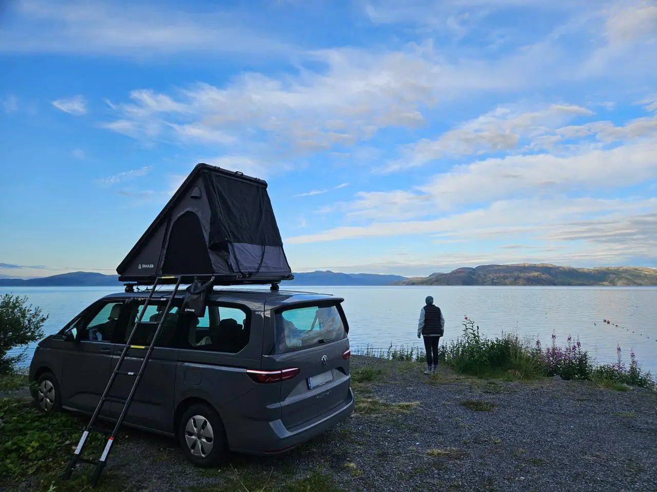 Snailer Alduo tienda de techo en Volkswagen Multivan - foto de cliente de Polonia