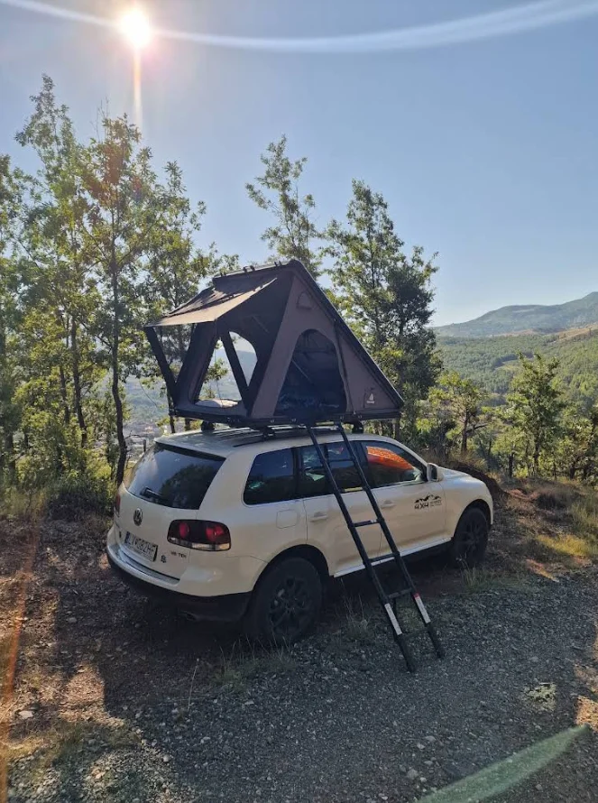 Rooftop tent Snailer Alduo on Volkswagen Touareg