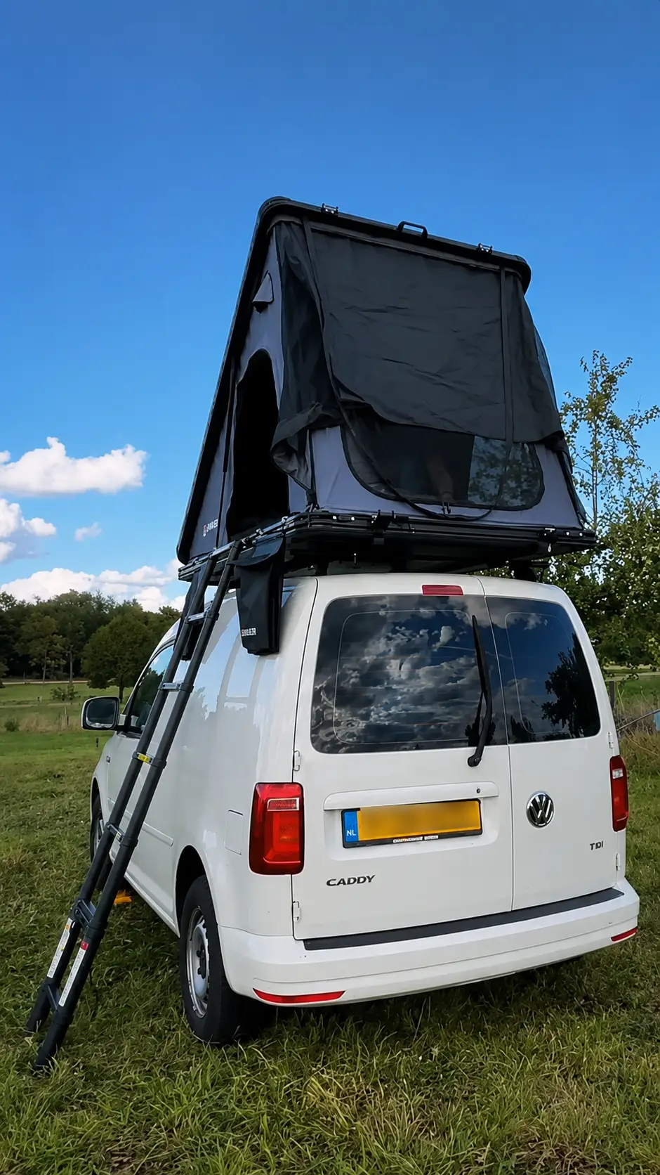 Snailer Alduo Dachzelt auf Volkswagen Caddy - Kundenfoto aus den Niederlanden